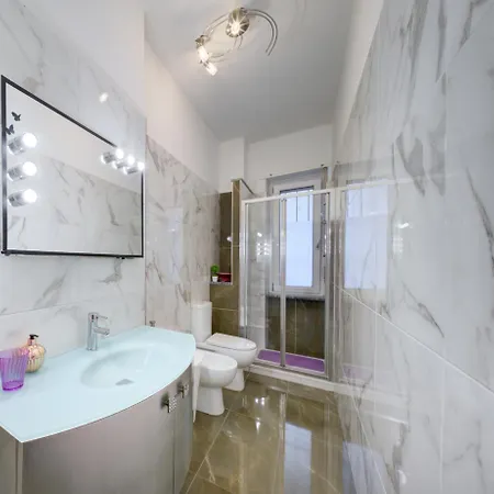 Jolie Nuovo E Confortevole Apartment Turin