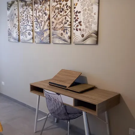 Jolie Nuovo E Confortevole Apartment Turin