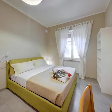 Jolie Nuovo E Confortevole Appartement